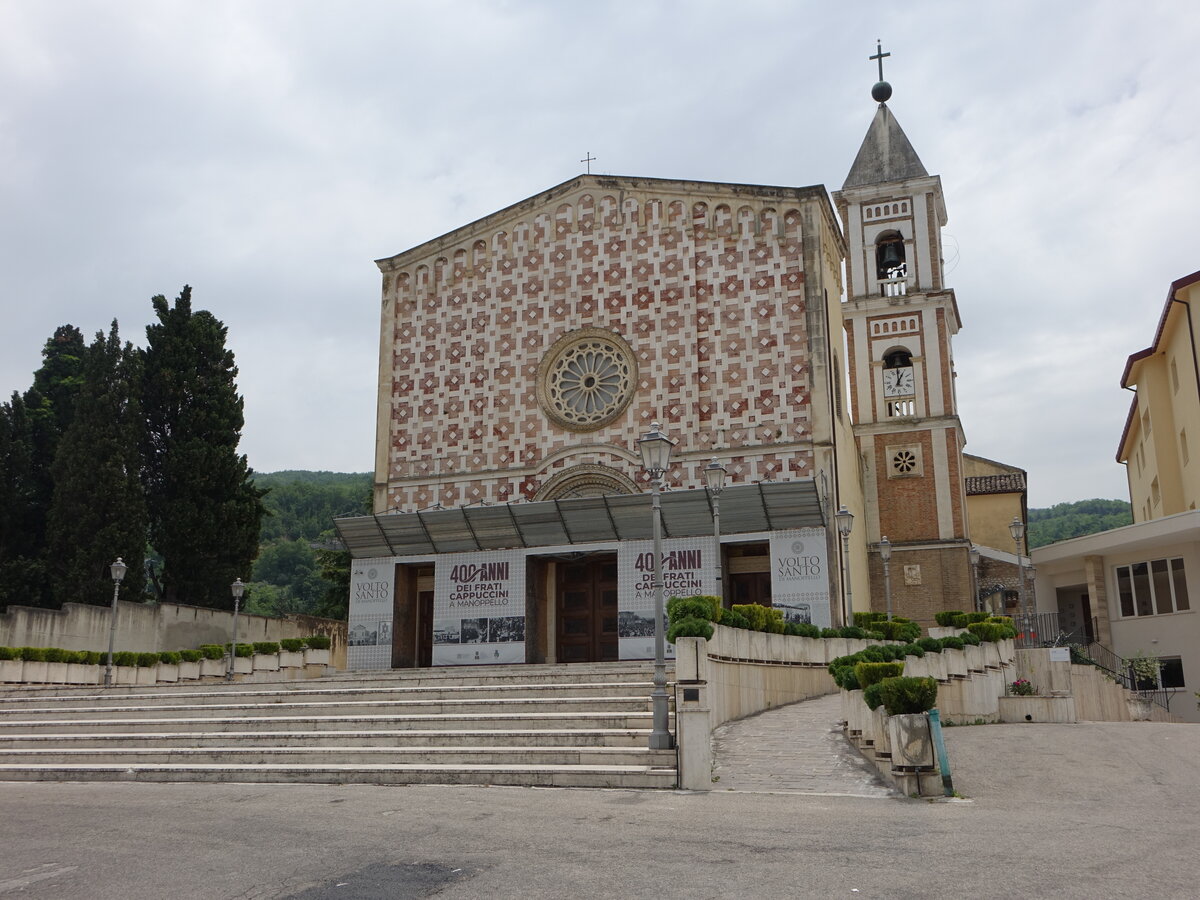 Manoppello, Basilika dell Volto Santo in der Via Cappuccini (26.05.2022)