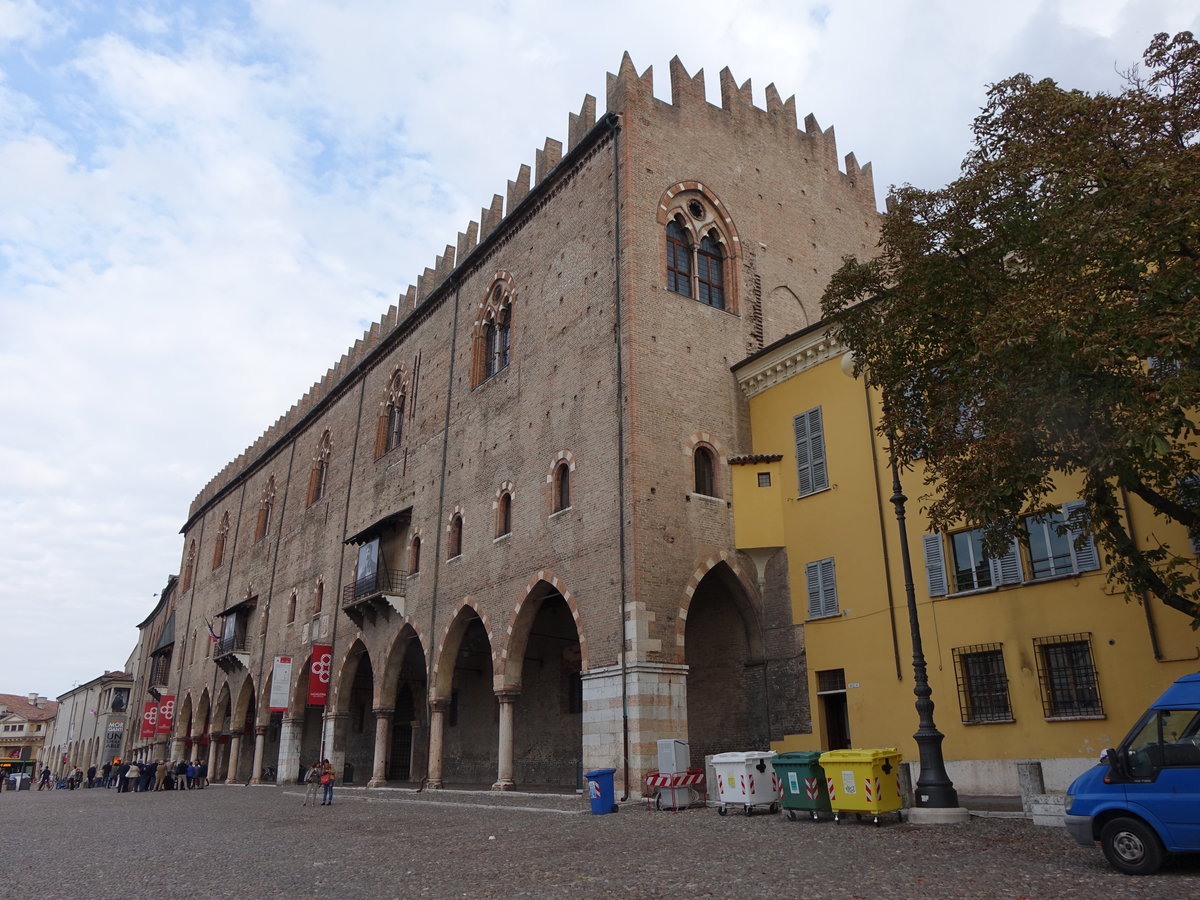 Mantua, Fassade des Palazzo Ducale am Piazza Sordello (08.10.2016)
