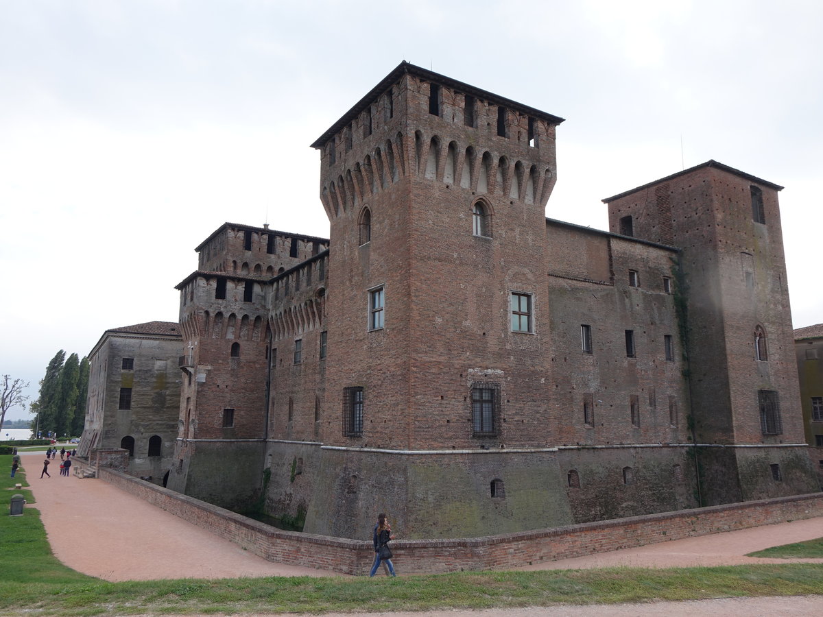 Mantua, Palazzo Ducale, erbaut ab dem 14. Jahrhundert mit 450 Wohnrumen (08.10.2016)