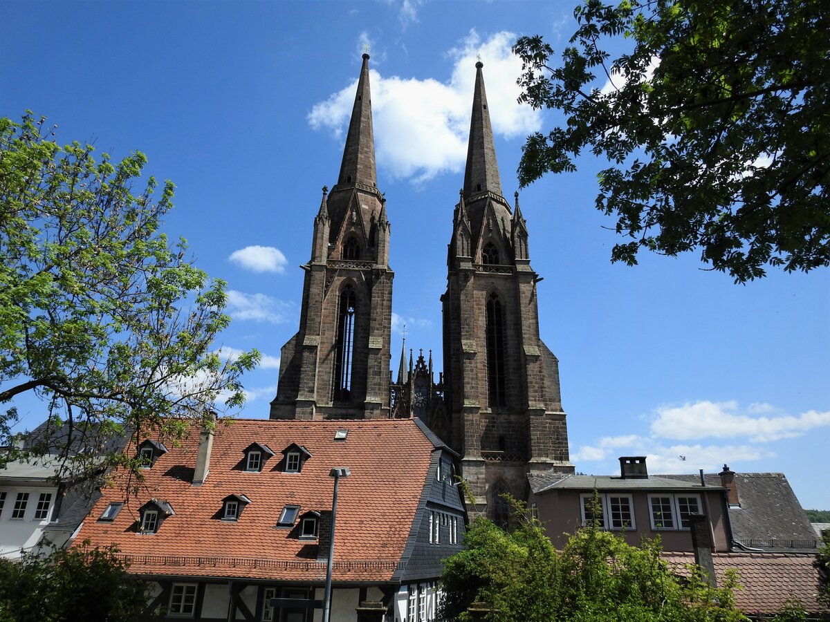 MARBURG/LAHN/HESSEN-ELISABETHKIRCHE
Erbaut an der Stelle,wo Elisabeth von Thringen ihr kleines Hospital errichtet hatte...die Kirche sollte die Grabeskirche der sehr frh verstorbenen Heiligen werden...7.6.2021
nochmal wegen Datenverlust eingestellt...