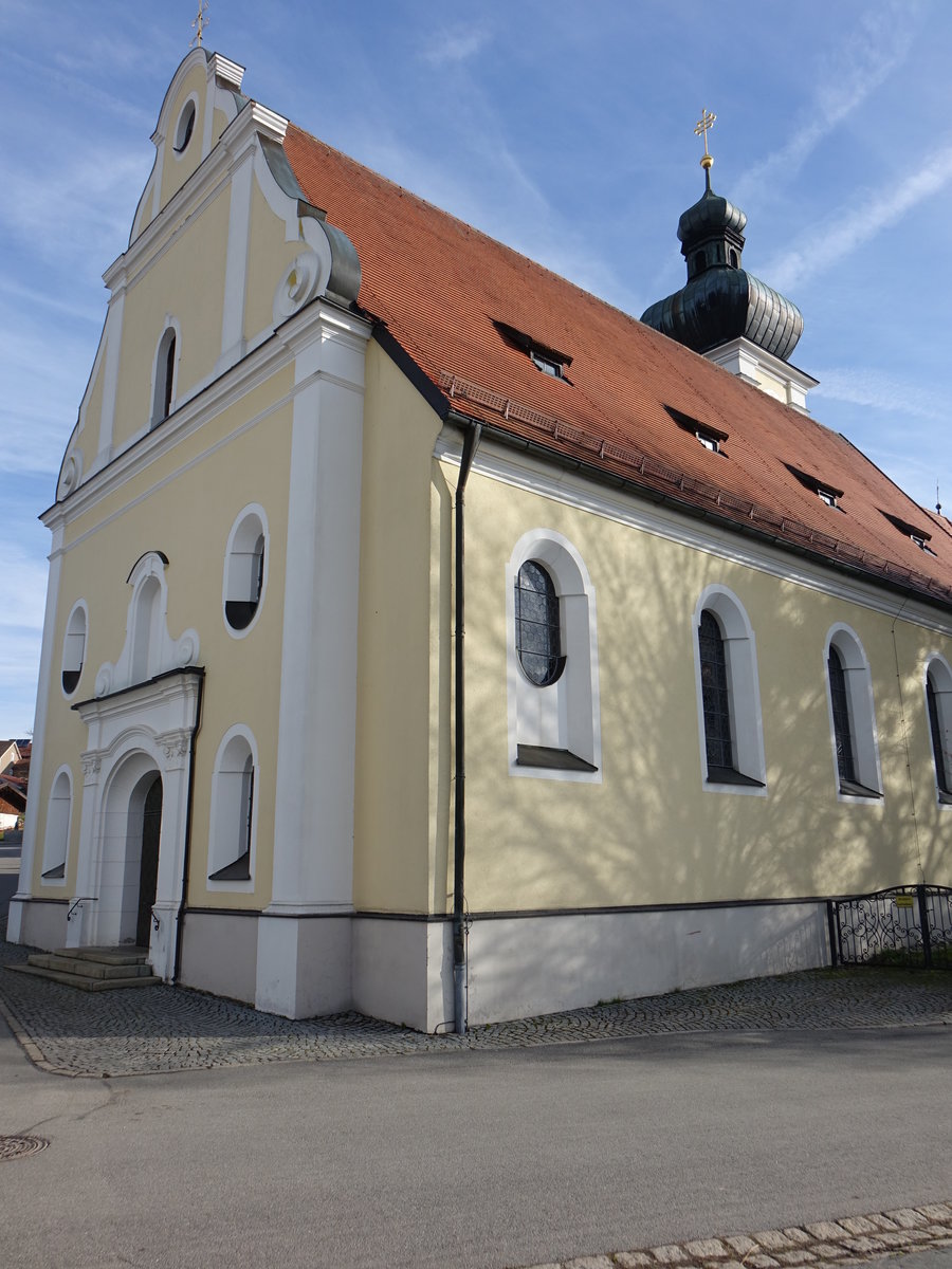 March, neubarocke kath. Pfarrkirche St. Peter und Paul, erbaut von 1905 bis 1907 (04.11.2017)