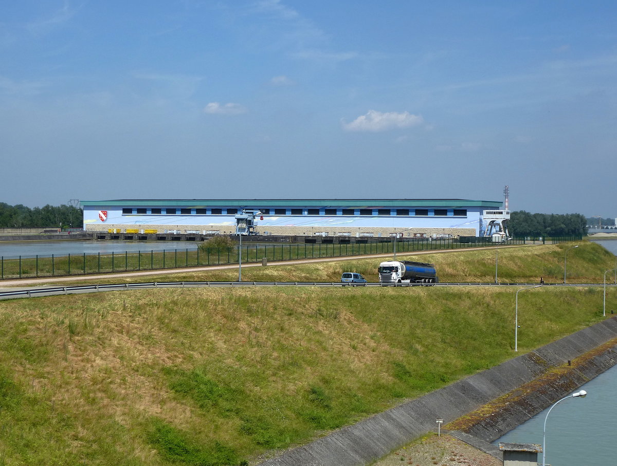 Marckolsheim, Blick auf das Wasserkraftwerk am Rhein, Juni 2016