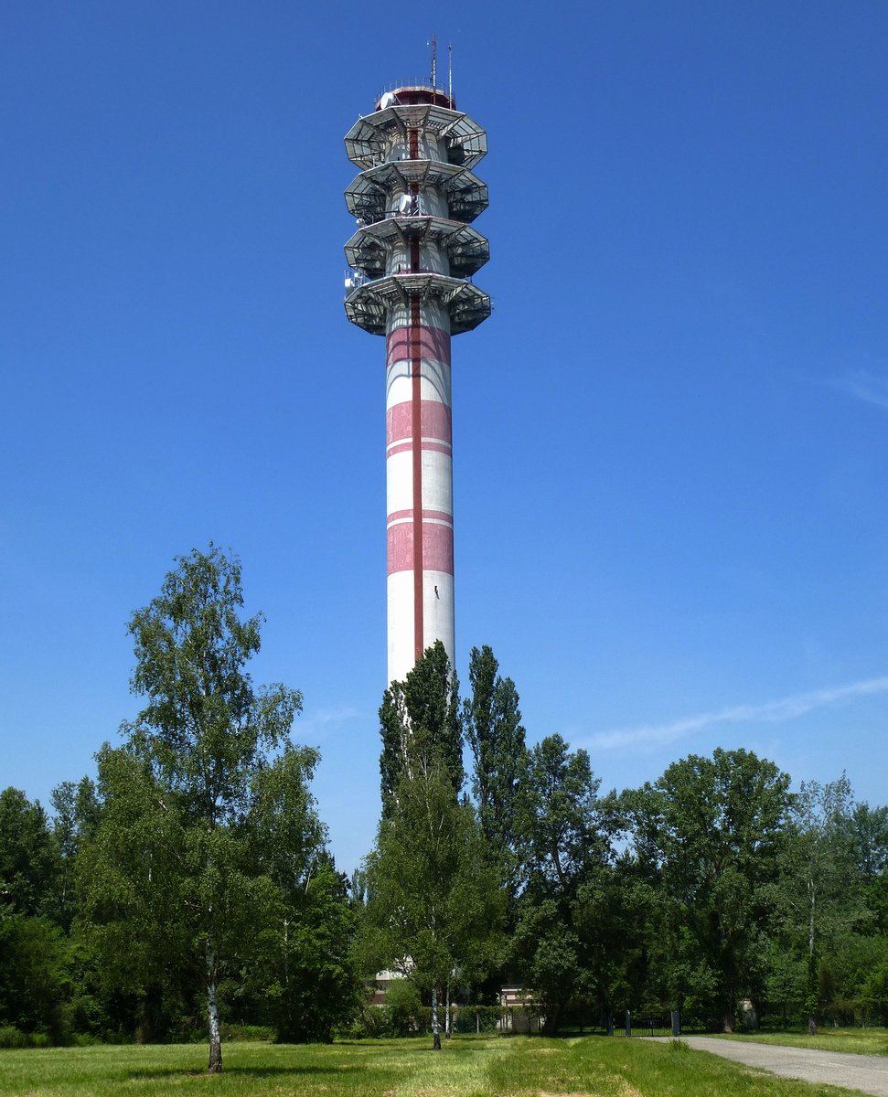 Marckolsheim im Elsa, der Sendeturm, 104m hoch, Juni 2016