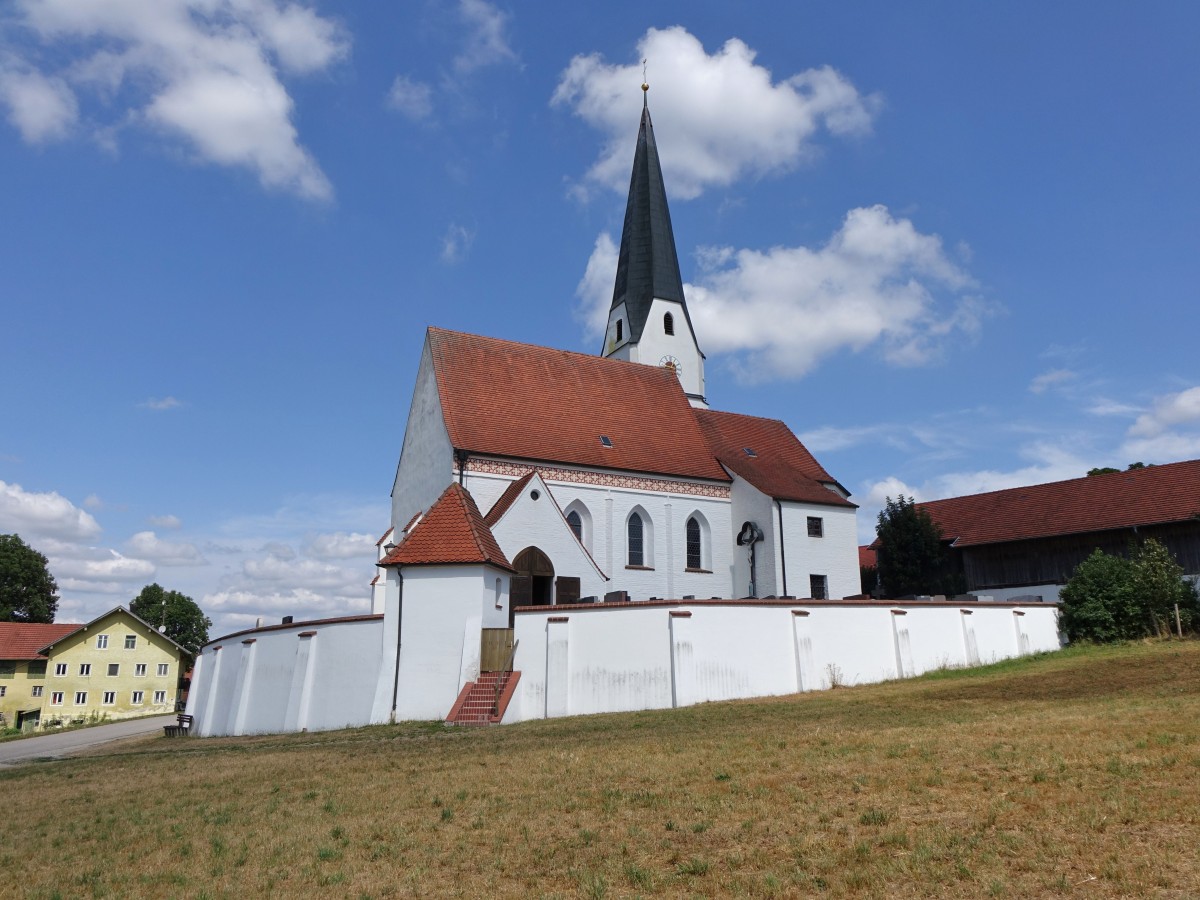 Margarethen, kath. St. Margaretha Kirche, sptgotische Wandpfeilerkirche, erbaut Ende des 15. Jahrhundert (15.08.2015)