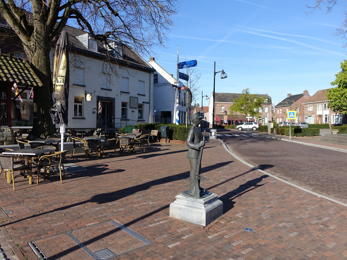 Margraten, Pastoor Brouwerstraat (05.05.2016)