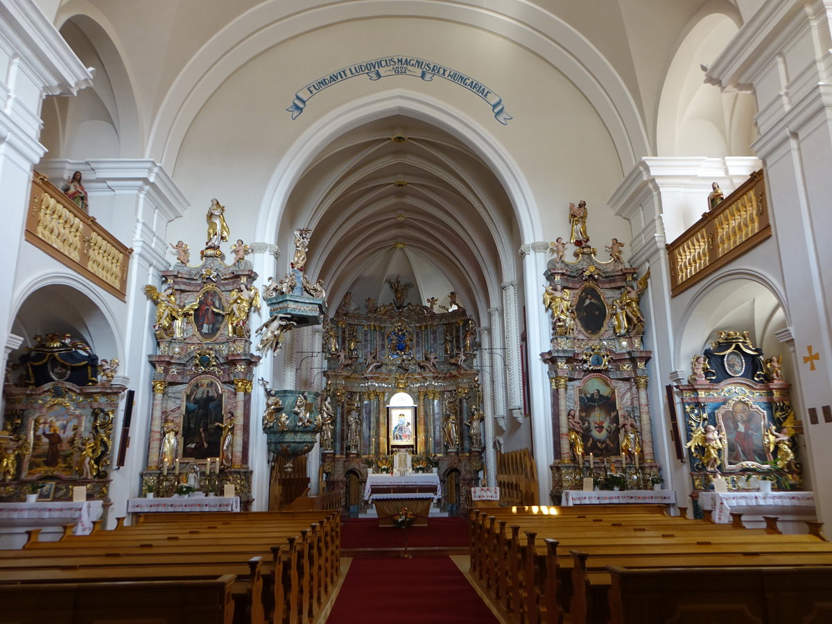 Marianosztra, barocke Altäre in der Basilika Maria Königin von Ungarn (02.09.2018)