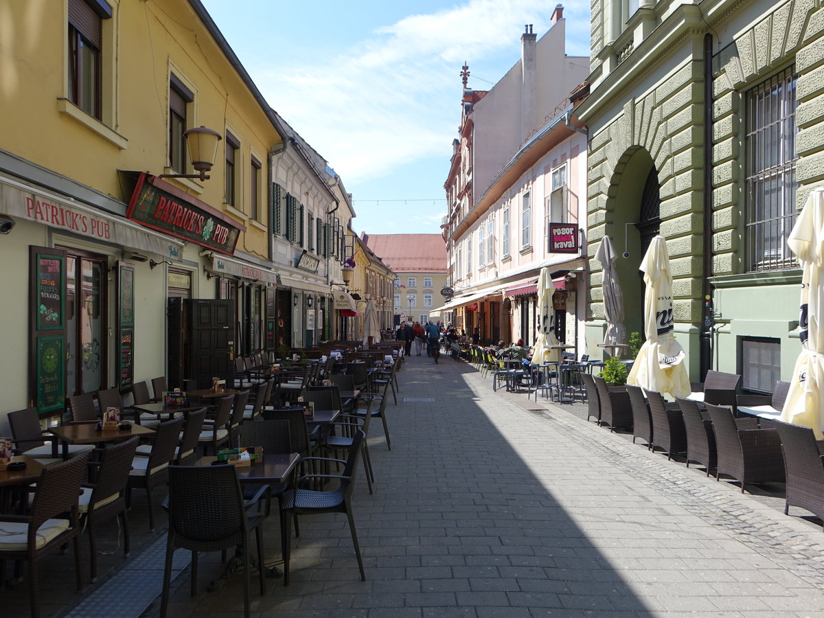 Maribor, Gebude in der Postna Ulica Strae in der Altstadt (04.05.2017)
