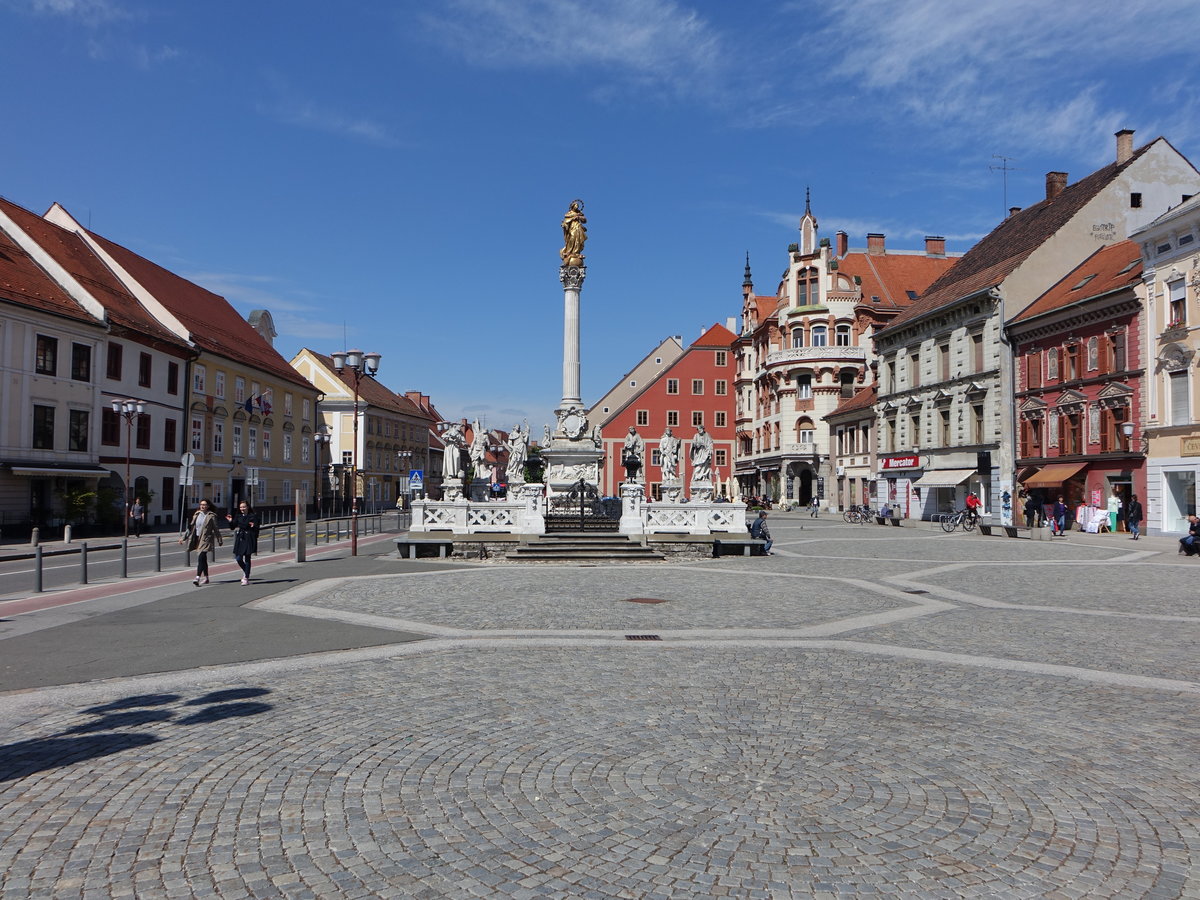 Maribor, Pestsule am Hauptplatz Glavni Platz (04.05.2017)
