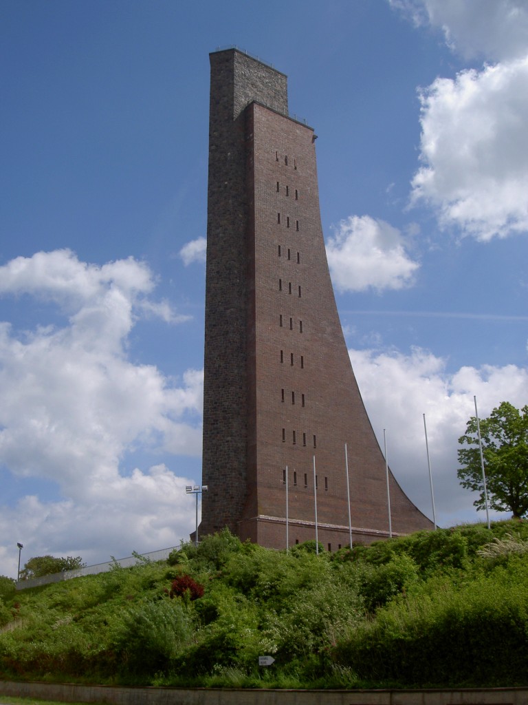 Marine-Ehrenmal in Laboe, erbaut von 1927 bis 1929 durch Architekt Gustav August 
Munzer (23.05.2011)