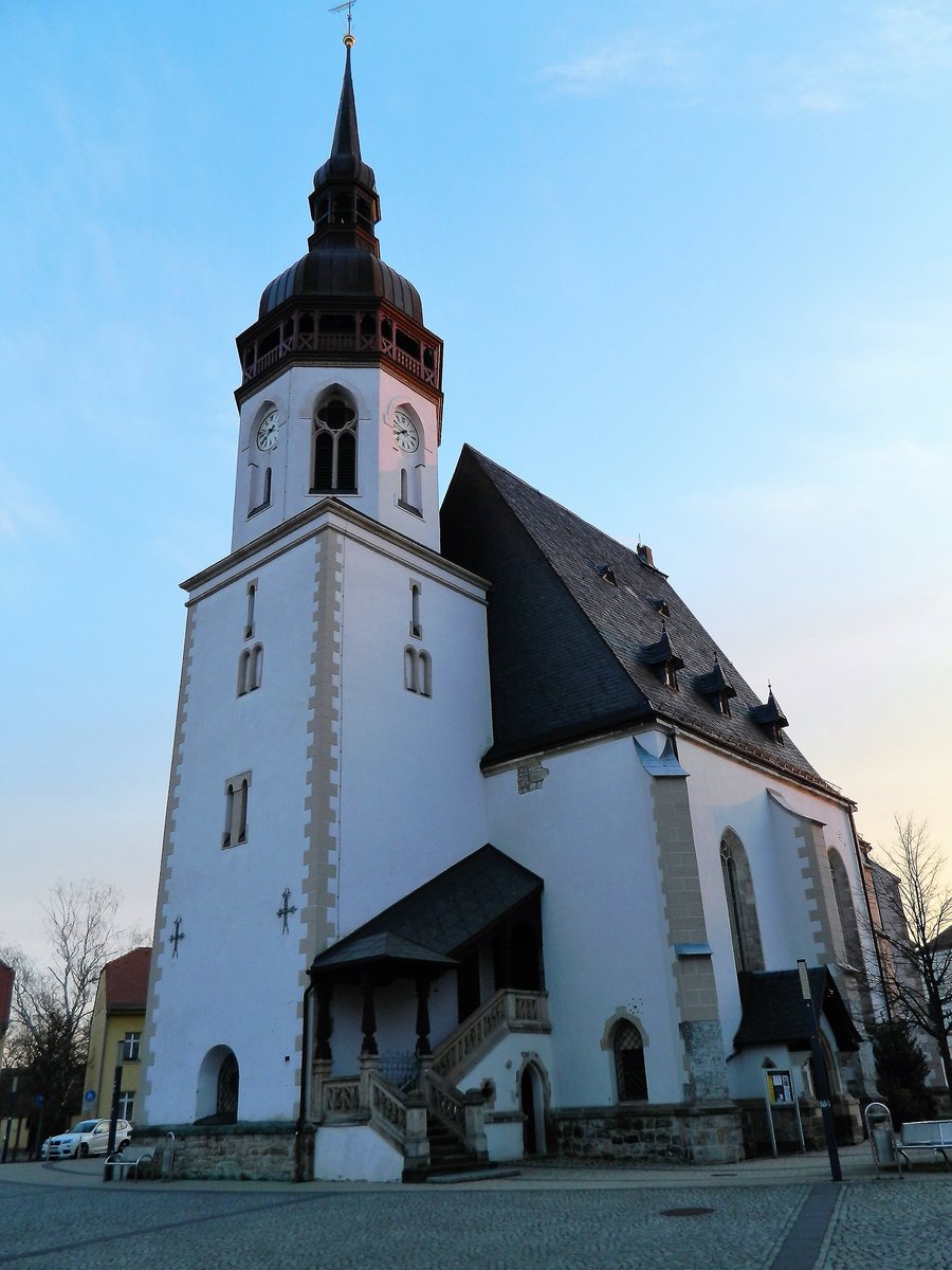 Markranstdt, Ev.-Luth. Kirche St. Laurentius, sptgotische Hallenkirche (1518-1525). Der romanische Turm stammt vom Vorgngerbau. 1871 erfolgte eine neugotische Restaurierung (Baumeister Altendorff). Das sakral genutzte Gebude verfgt ber eine Kreutzbach-Orgel aus dem Jahre 1886. (11.02.2018)  