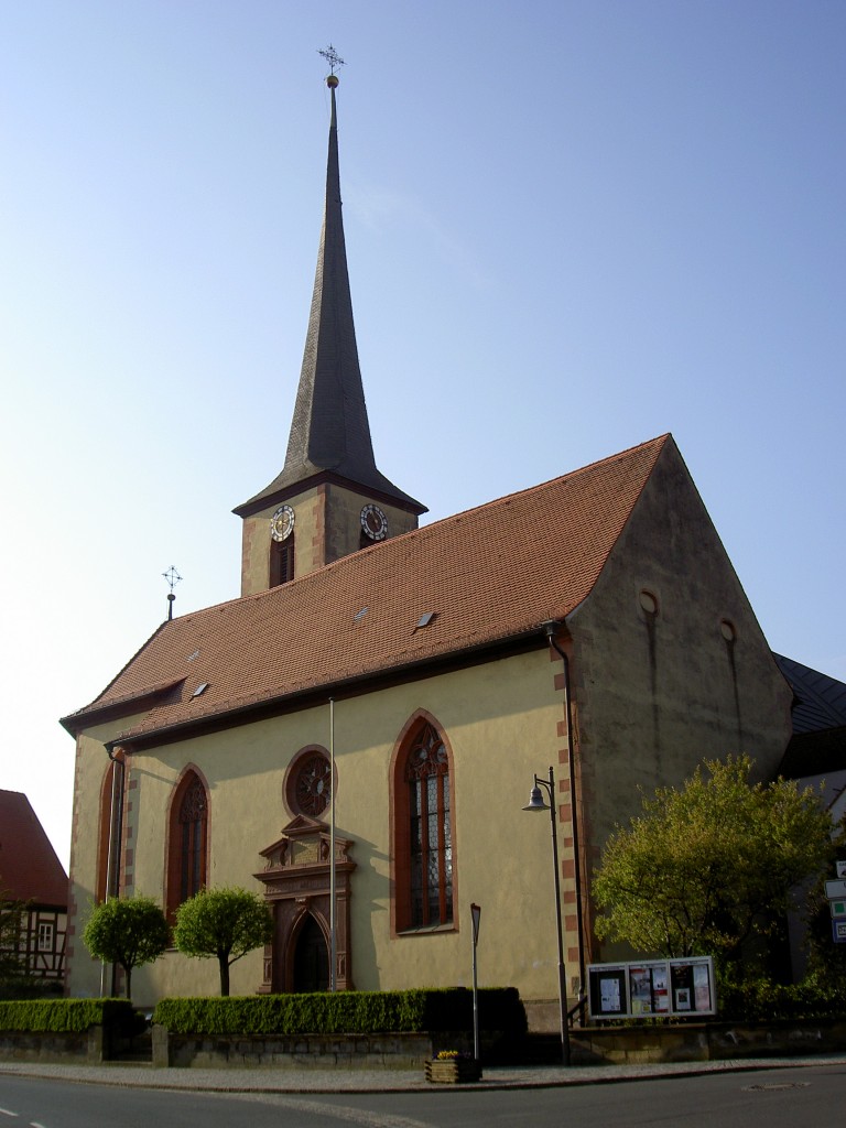Markt Bibart, Pfarrkirche St. Marien am Julius Echter Platz, erbaut von 1614 bis 1616, Saalbau mit eingezogem Chor (13.04.2014)