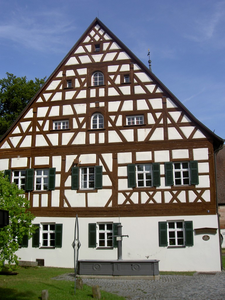 Markt Erlbach, Rangau Handwerkermuseum im alten Pfarrhaus, Fachwerkbau 16. Jahrhundert (10.08.2014)