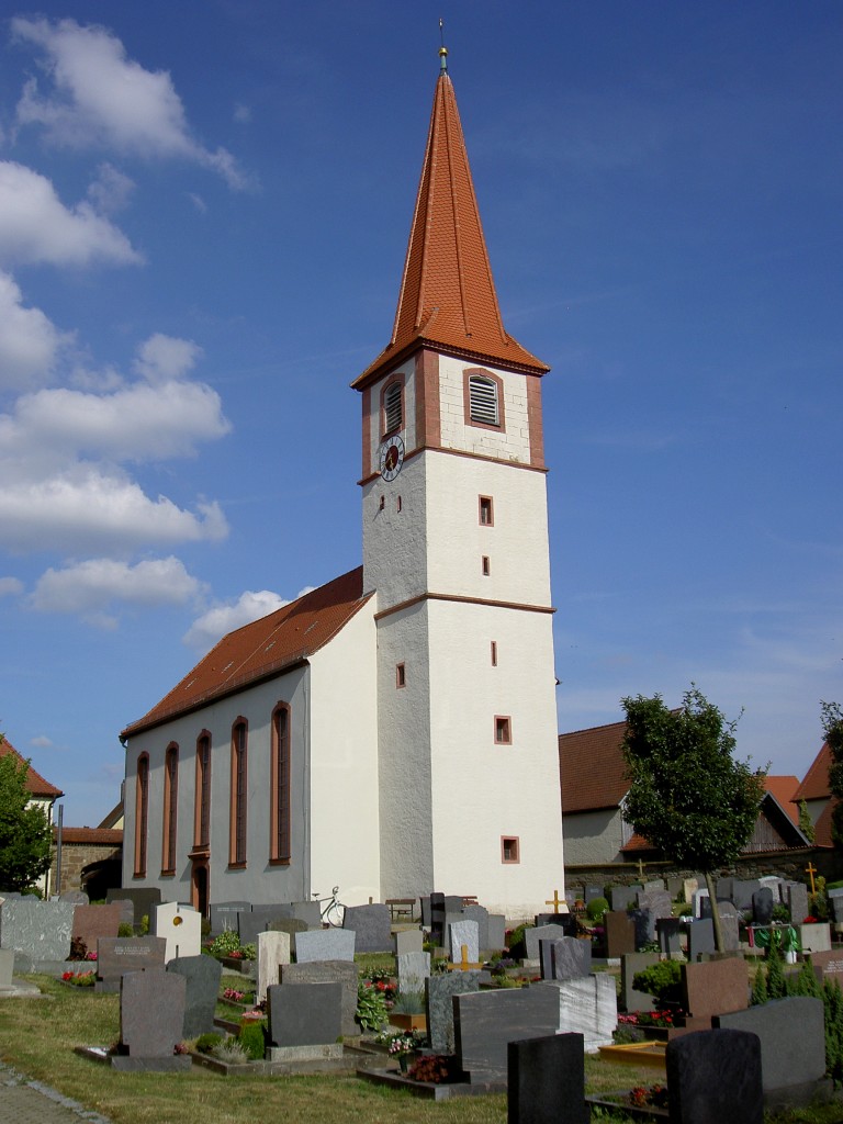 Marktbergel, Ev. St. Veit Kirche in der Kirchstrae, Turm 14. Jahrhundert, Langhaus erbaut von 1753 bis 1754 (19.06.2014)