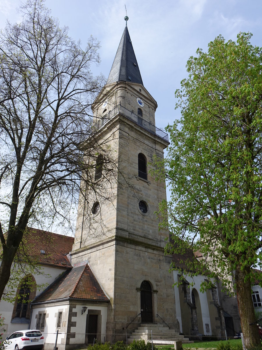 Marktredwitz, Evangelisch-lutherische Pfarrkirche St. Bartholomus, Hallenkirche, Chor erbaut im 15. Jahrhundert, Langhaus 16. Jahrhundert, Kirchturm von 1825 (23.04.2018)