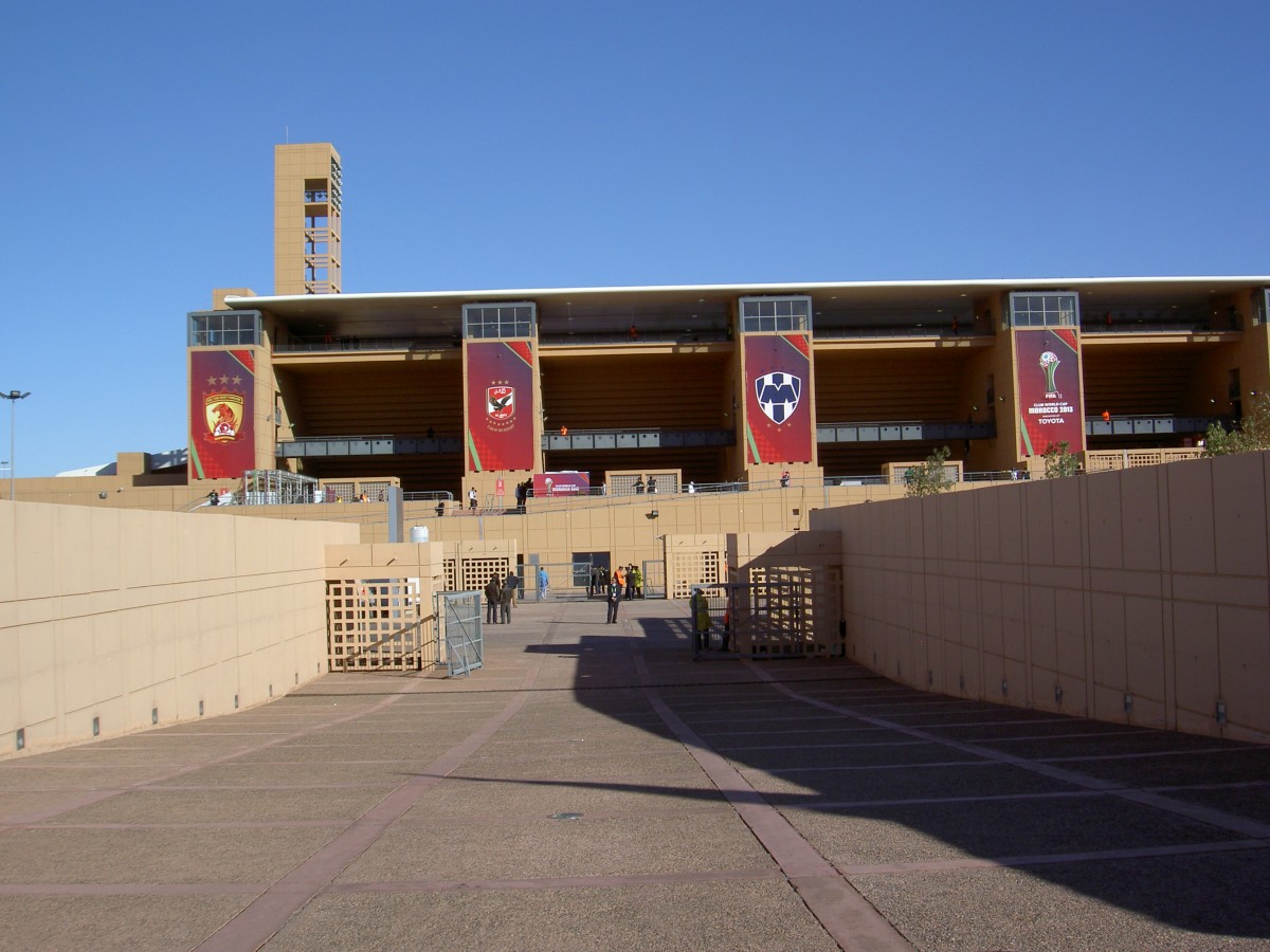 Marrakesch, Fussballstadion Stade de Marrakesch, erbaut bis 2011, Architekt Sad 
Benkirane & Gregotti, Kapazitt 45240 Pltze (21.12.2013)