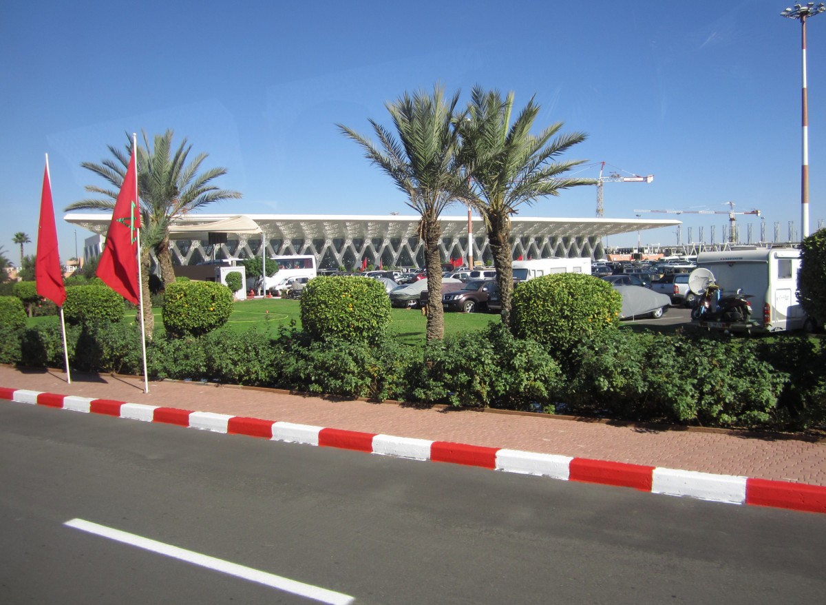 Marrakesch, Terminal des Intern. Flughafen Menara, Ave Guemassa (21.12.2013)