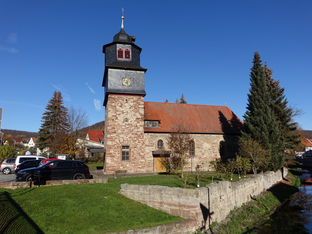 Martinfeld, kath. Pfarrkirche St. Ursula, erbaut 1723 (13.11.2022)