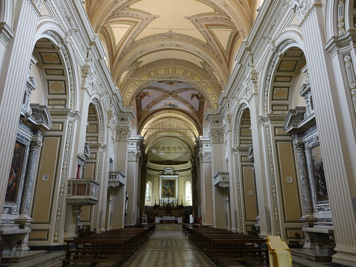 Massa, Innenraum der Kathedrale St. Pietro e Francesco, Hochaltar von Giovanni Francesco Bergamini, Gemlde von Luigi Garzi (16.06.2019) 