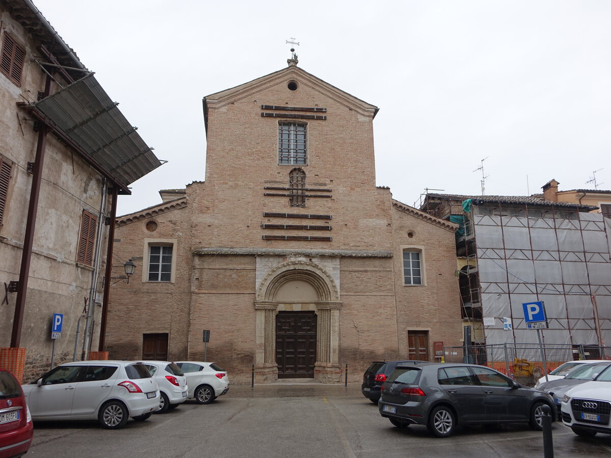 Matelica, Pfarrkirche St. Agostino, erbaut im 16. Jahrhundert (30.03.2022)