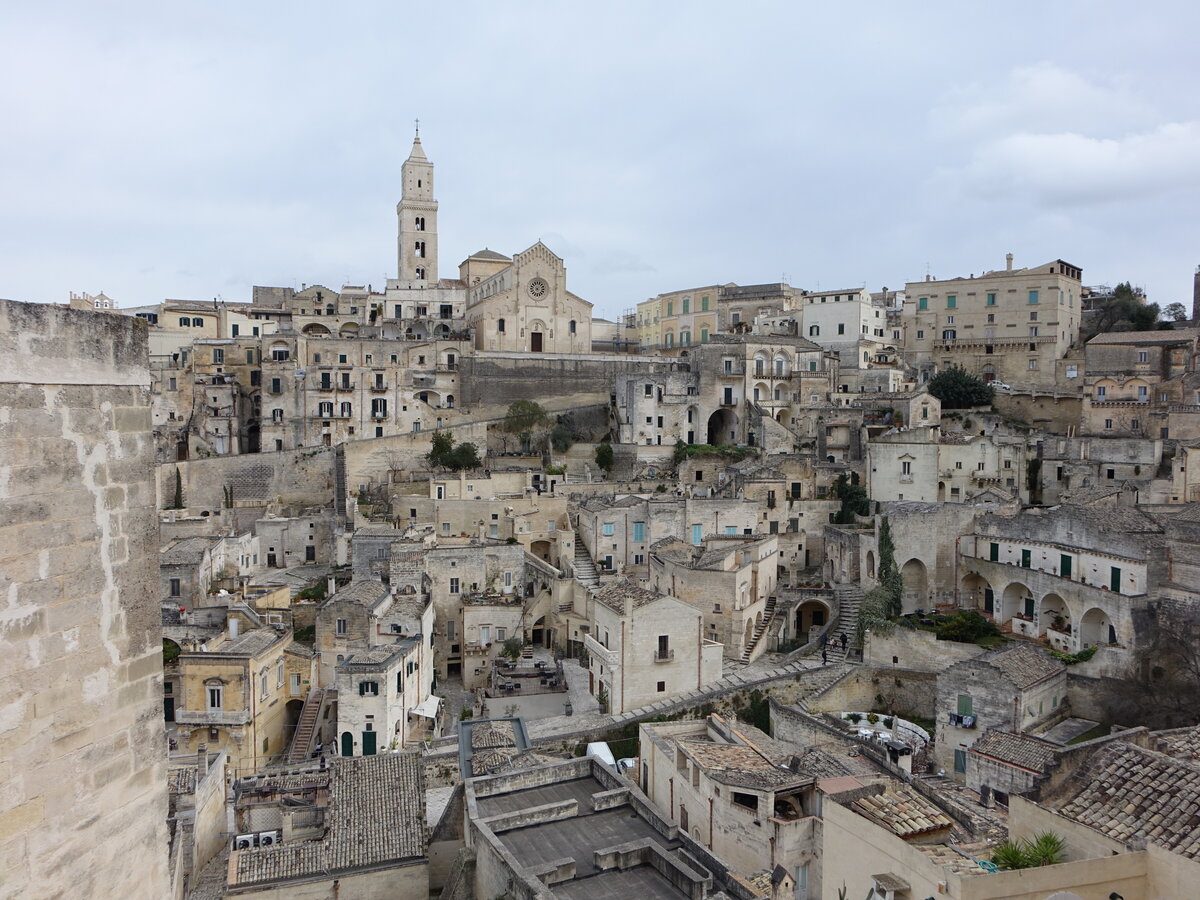 Matera, Ausblick auf das Centro Storico mit Duomo (01.03.2023)