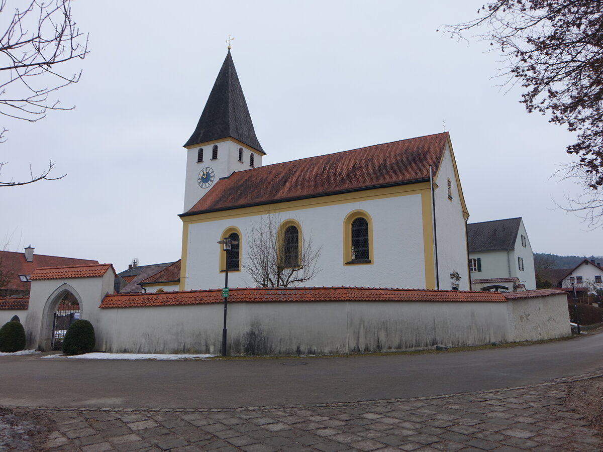 Matting, Pfarrkirche St. Wolfgang, Chorturmkirche, Kirchturm 12. Jahrhundert, Langhaus erbaut 1740 (12.02.2017)