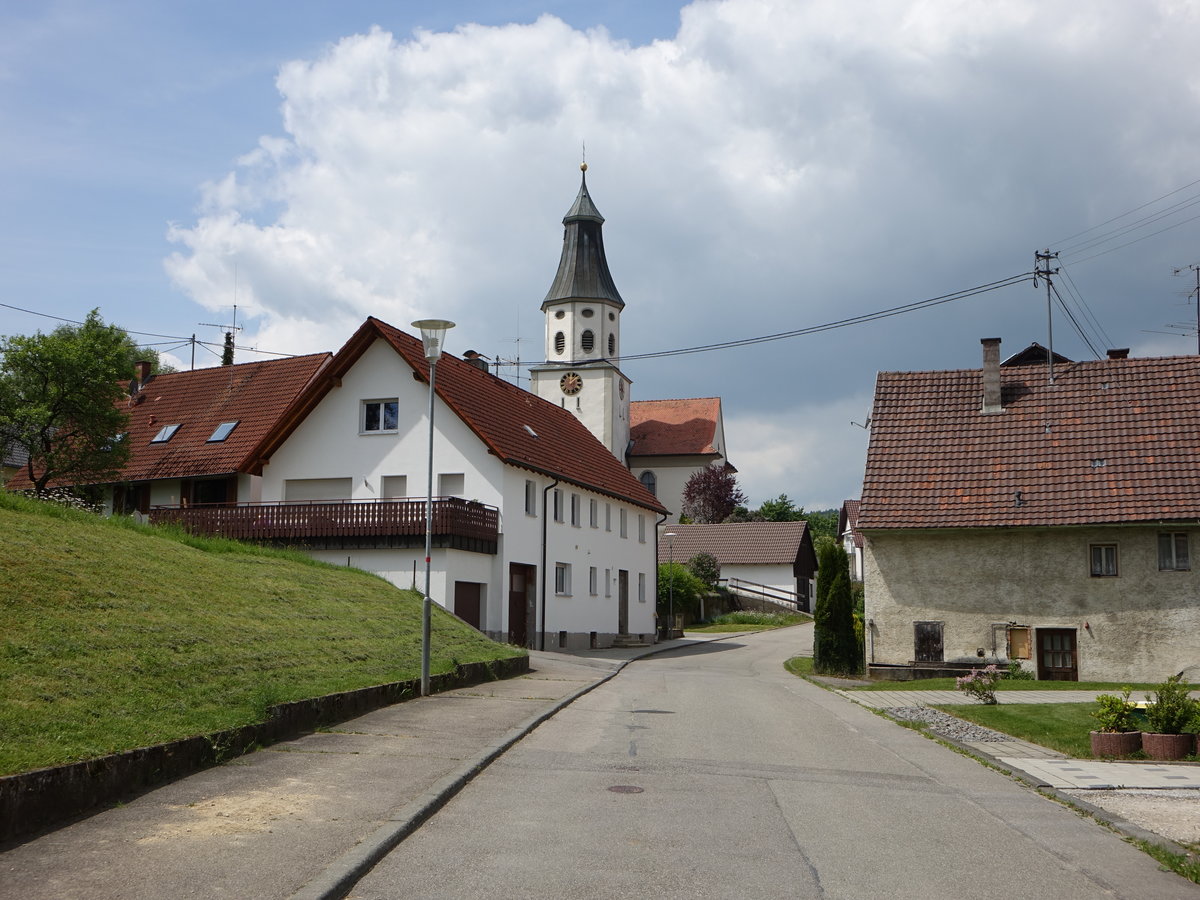 Mauenheim, Pfarrkirche St. Bartholomus, erbaut 1720 (25.05.2017)