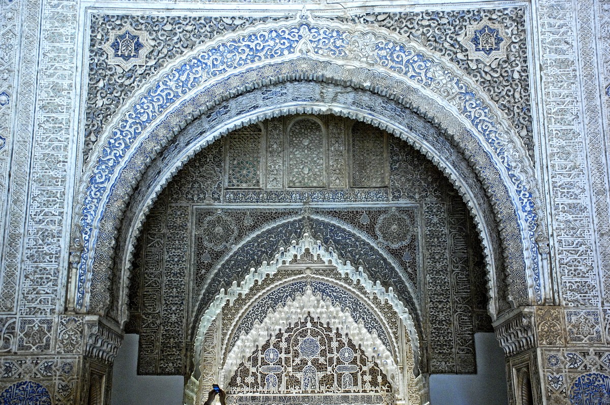 Maurische Architektur in Alhambra, Granada. Aufnahme: Juli 2014.