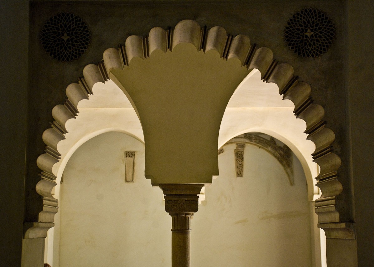 Maurisches Portal im Alcazaba von Mlaga. Aufnahme: Juli 2014.