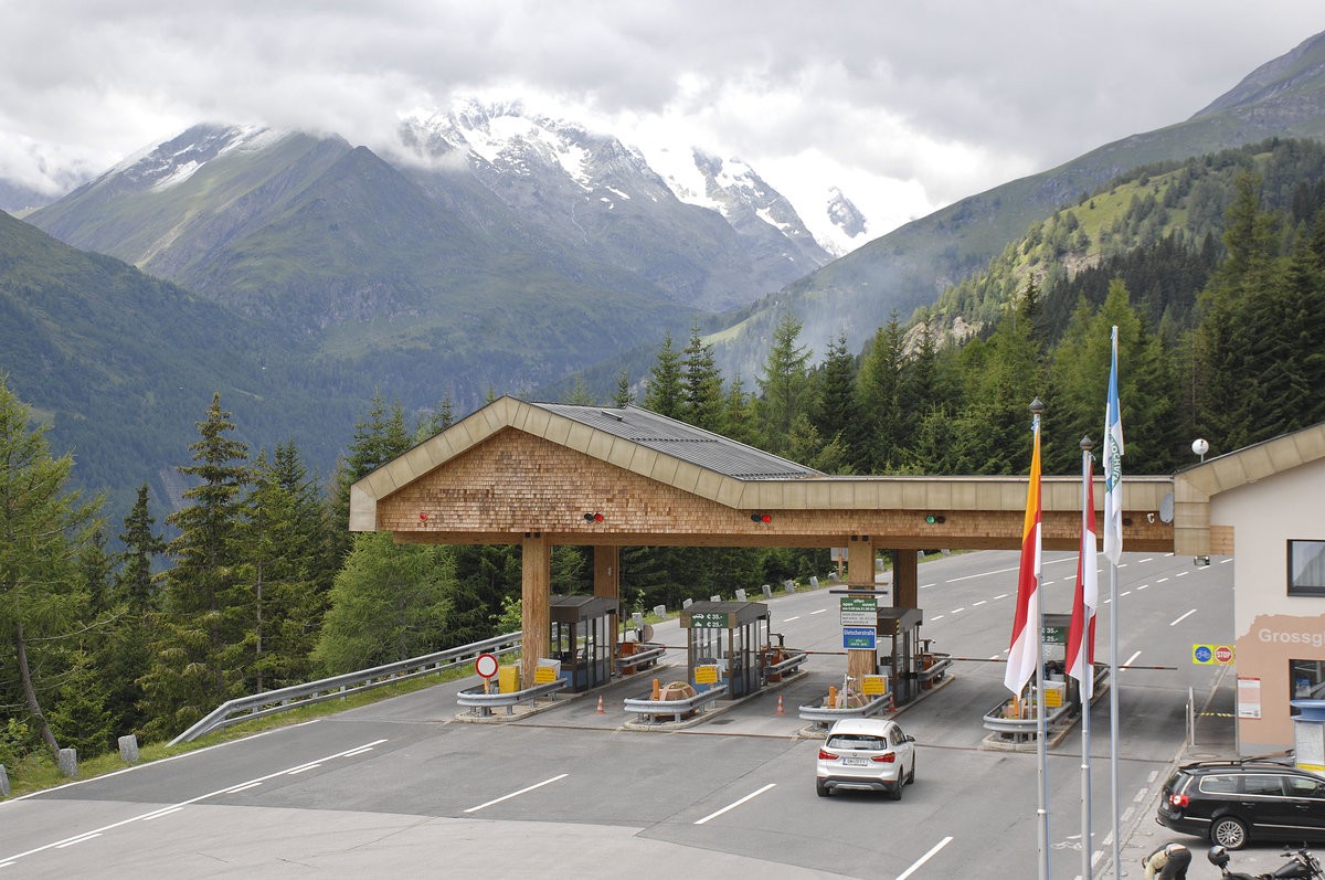 Mautstelle in Heiligenblut an der Groglockner Hochalpenstrae. Aufnahme: 6. August 2016.