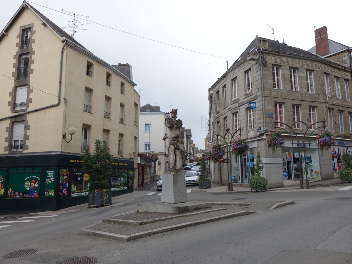 Mayenne, Denkmal in der Rue Aristide Briand (17.07.2015)