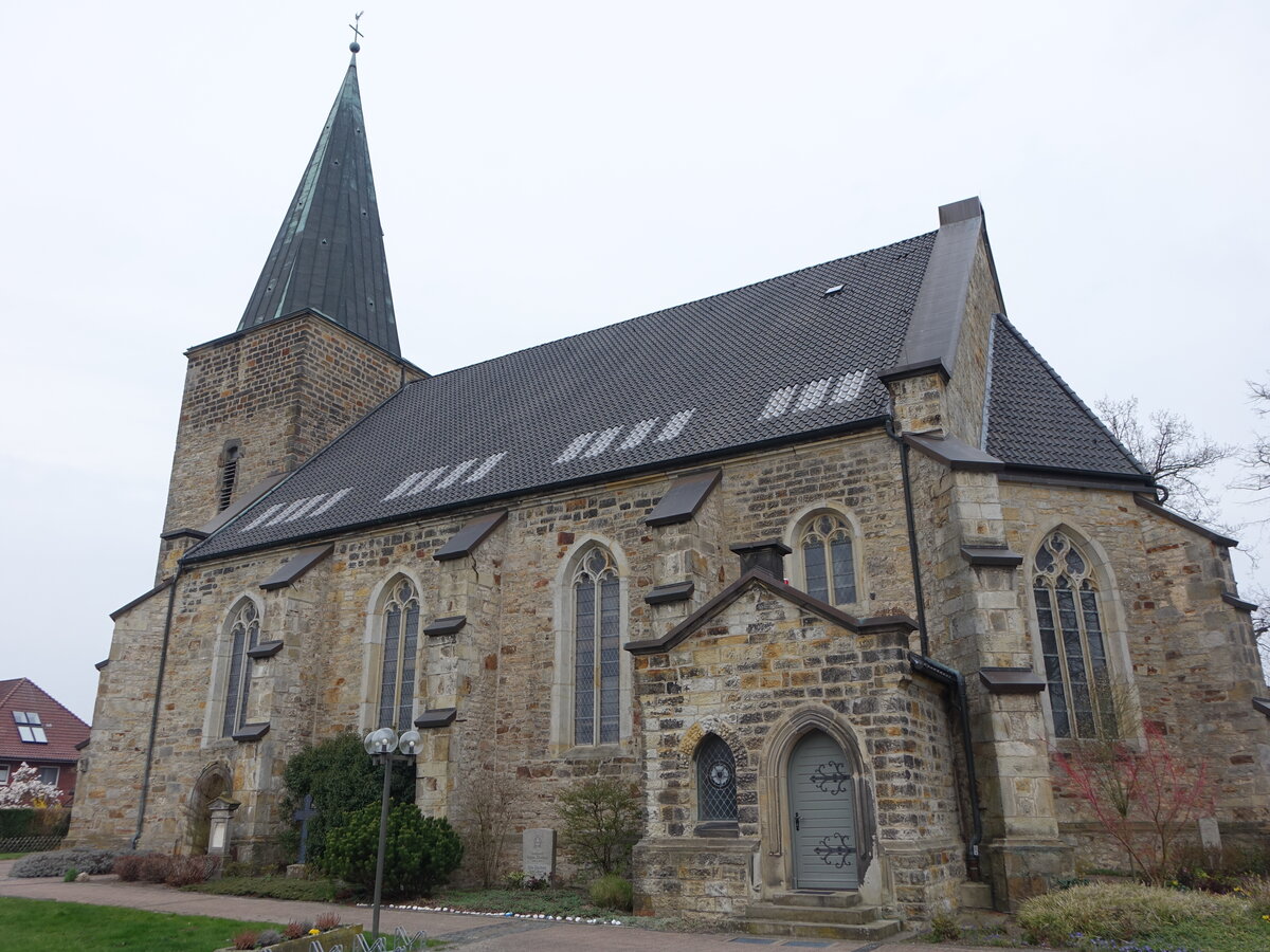 Meerbeck, evangelische St. Bartholom�us Kirche, erbaut ab 1031, Langhaus erbaut von 1522 bis 1525 (24.03.2026)