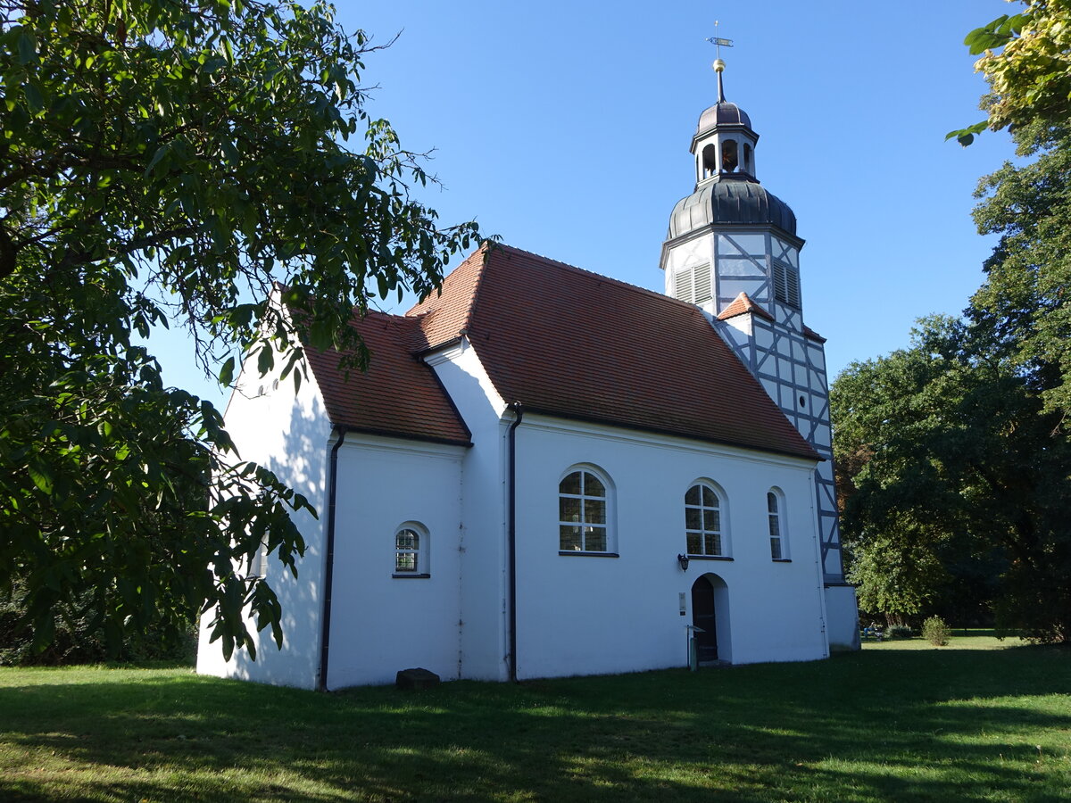 Mehlsdorf, evangelische Kirche, Putzbau aus Feld- und Mauerstein aus dem Jahr 1665 (08.09.2025)