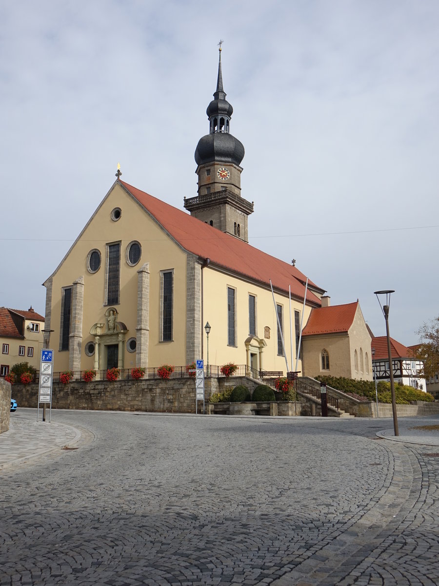 Mellrichstadt, kath. Pfarrkirche St. Kilian, dreischiffige Stufenhalle mit Chorseitenturm, erbaut ab 1614 (16.10.2018)