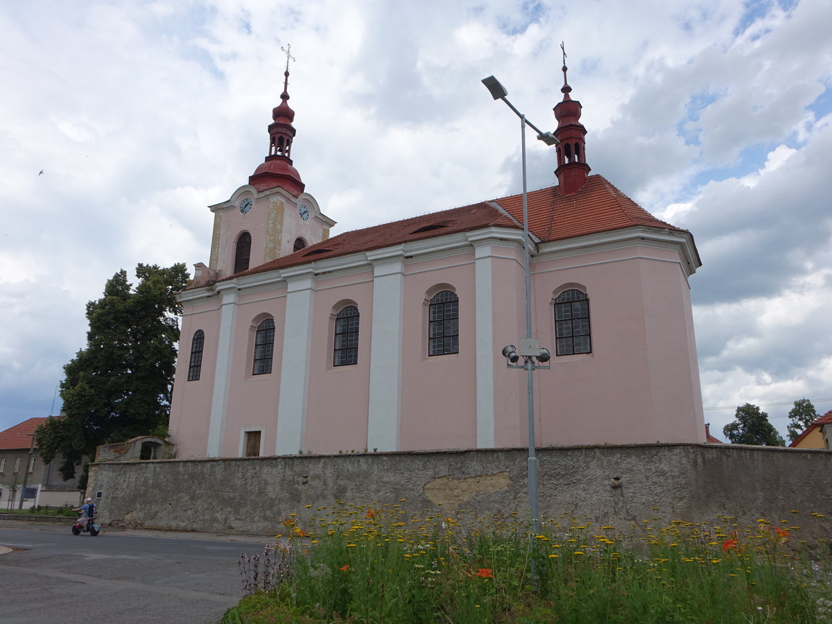 Melnicke Vtelno / Wtelno, kath. Pfarrkirche St. Michael, erbaut ab 1760 (28.06.2020)