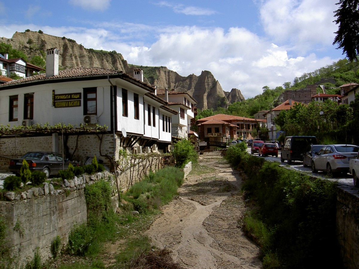 Melnik, Huser an der Hauptstrae (02.05.2014)