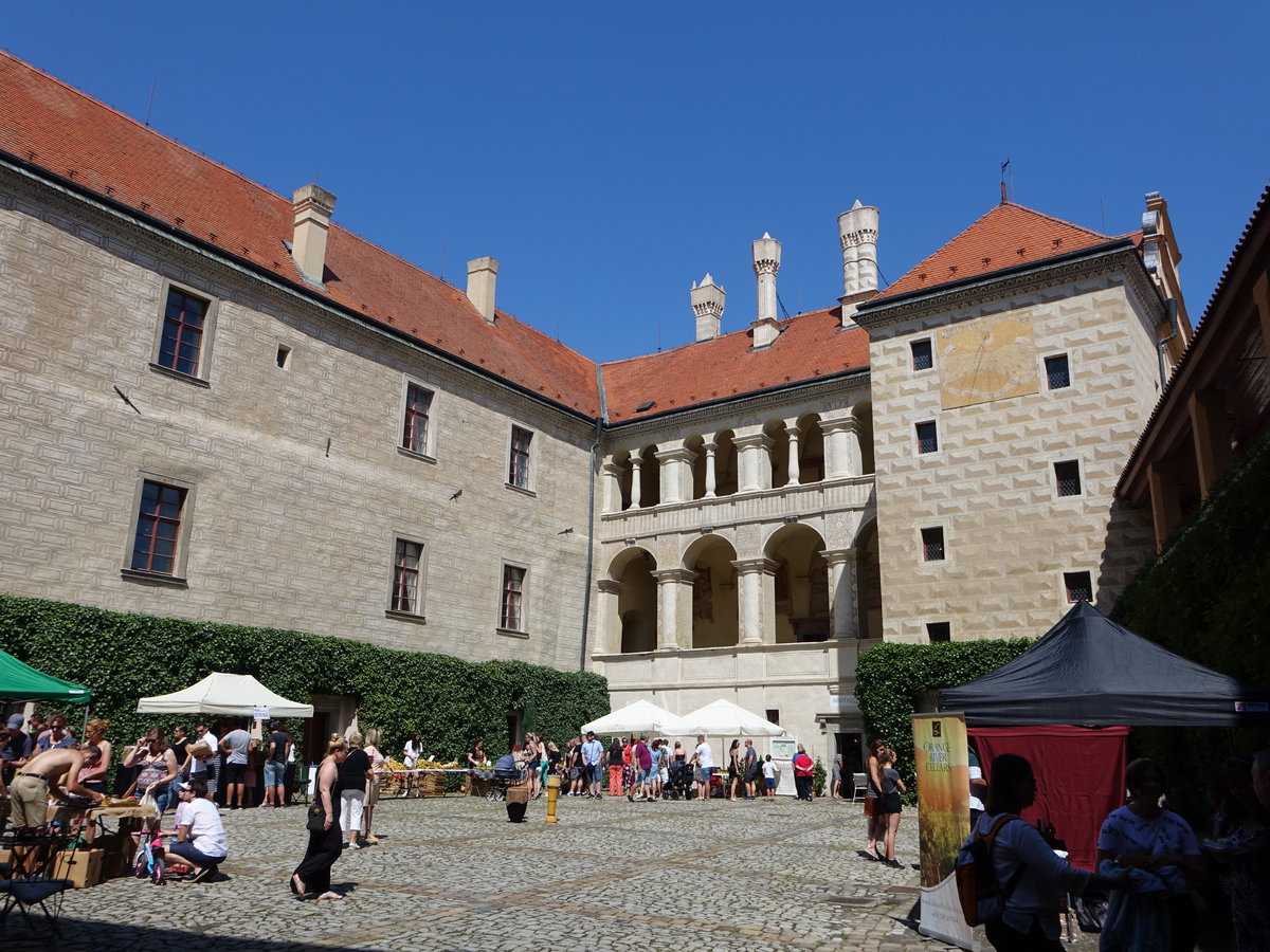 Melnik, Innenhof vom Schloss Melnik, erbaut im 16. Jahrhundert (28.06.2020)