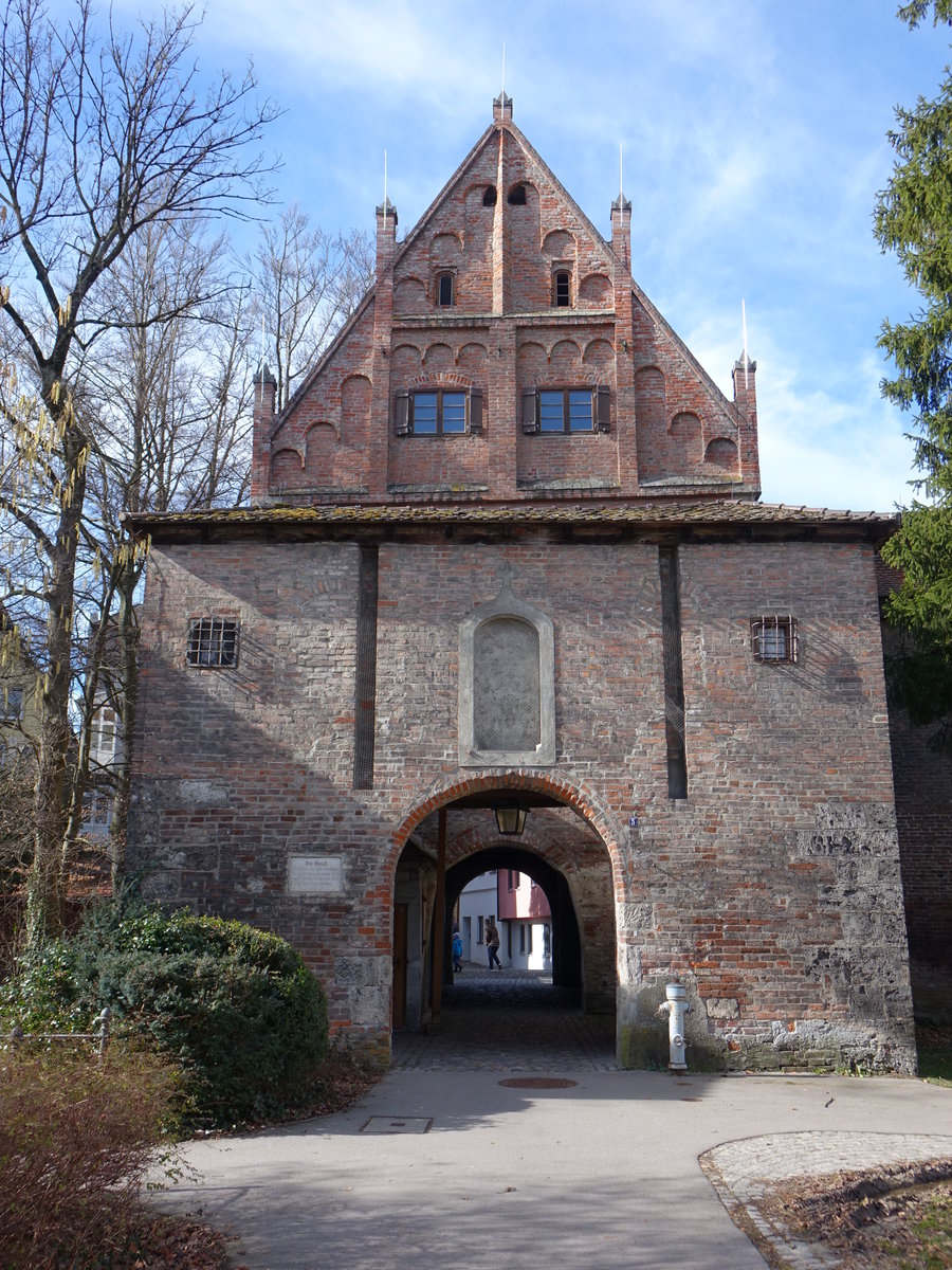 Memmingen, Einlass Tor, Stadttor erbaut 1475 mit Vortor (22.02.2020)