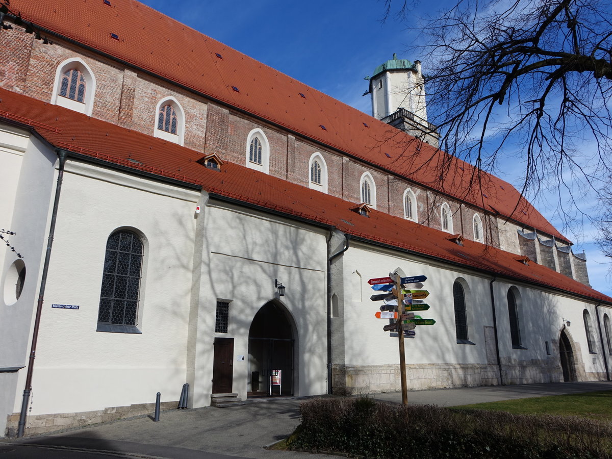 Memmingen, Stadtpfarrkirche St. Martin, erbaut im 13. Jahrhundert (22.02.2020)