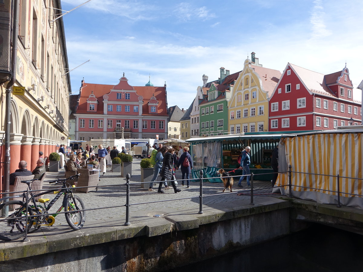 Memmingen, Steuerhaus und Gebude der Grozunft am Marktplatz (22.02.2020)