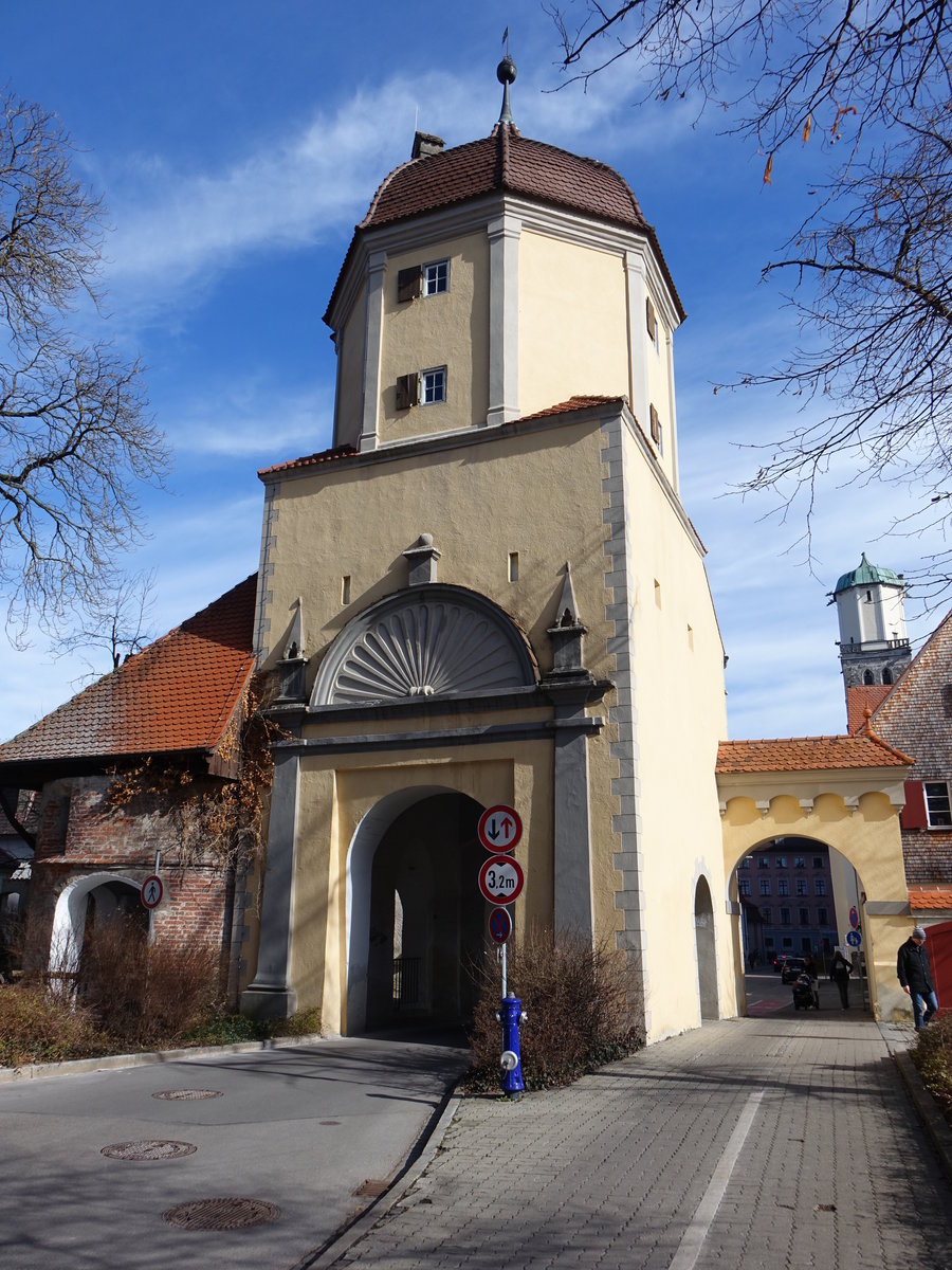 Memmingen, Westertor, Vierseitiger Torturm von 1648, oktogonaler Aufbau mit Haube von 1660 (22.02.2020)