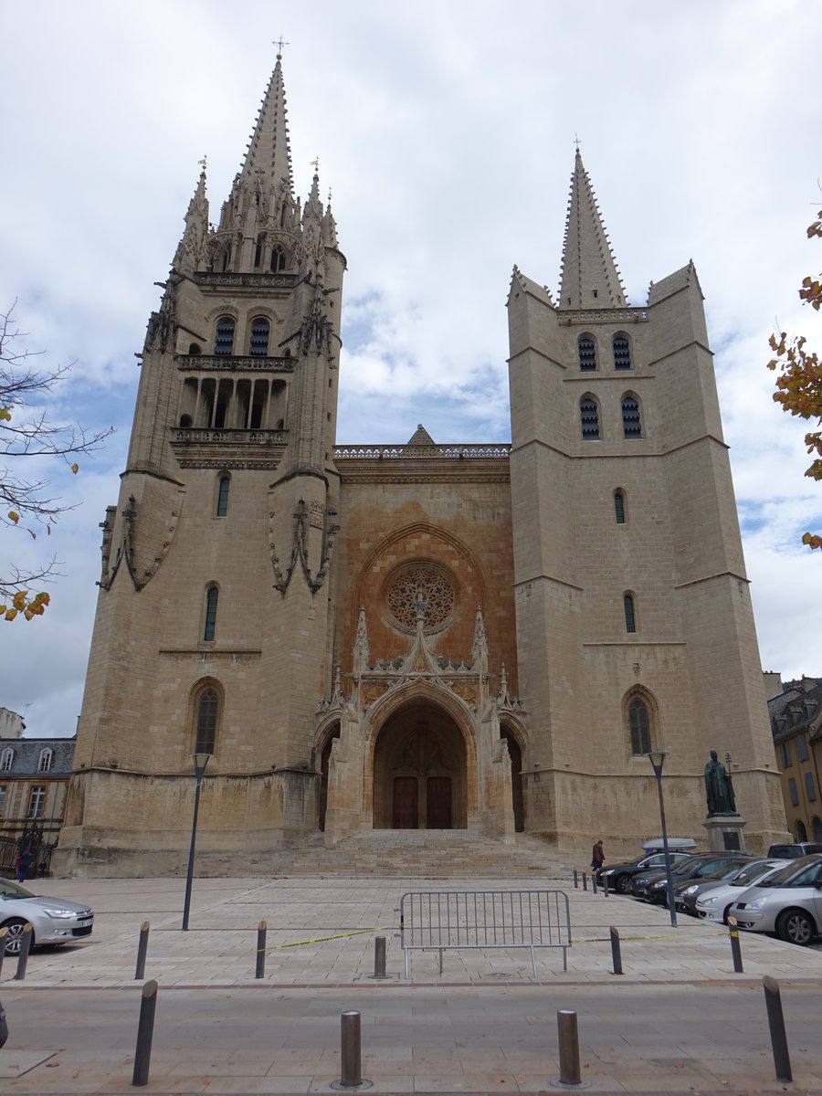 Mende, gotische Kathedrale Notre-Dame, erbaut  ab 1368 (02.10.2017)