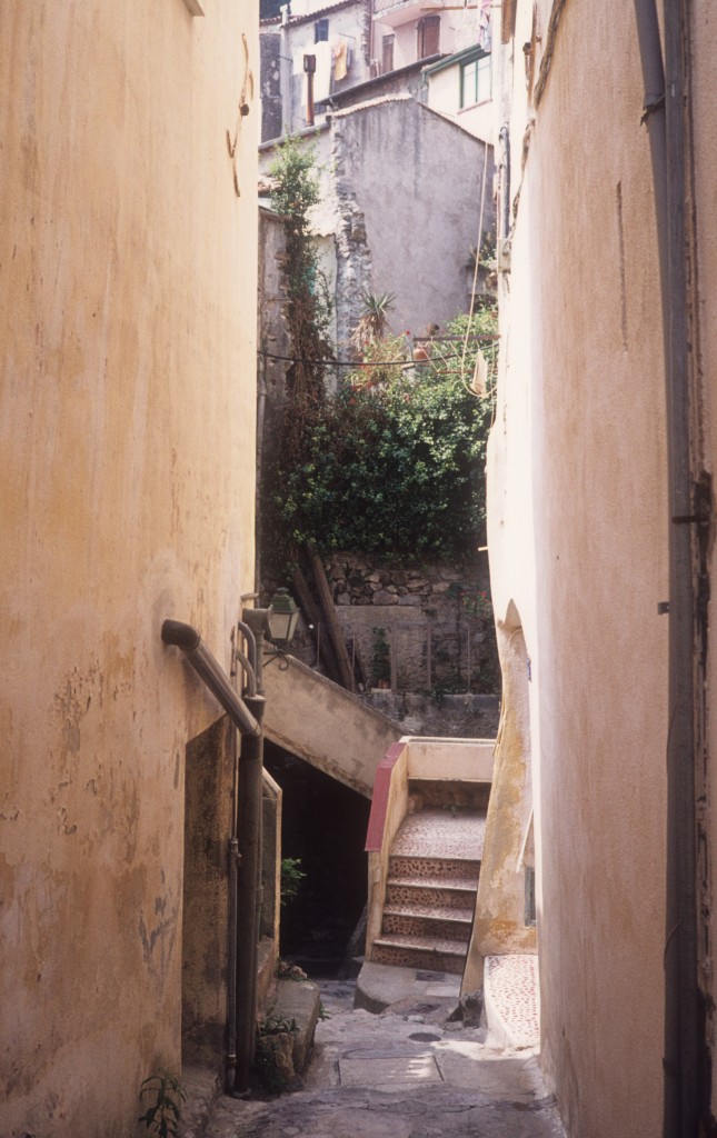 Menton im Juli 1976: Impressionen aus der Altstadt.