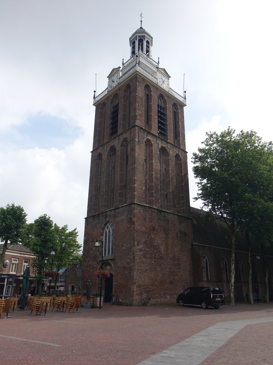 Meppel, Niederl. Ref. Kirche, erbaut bis 1422, sdliche Kirchenschiff erbaut im 15. Jahrhundert, nrdliches Kirchenschiff erbaut bis 1517 (24.07.2017)