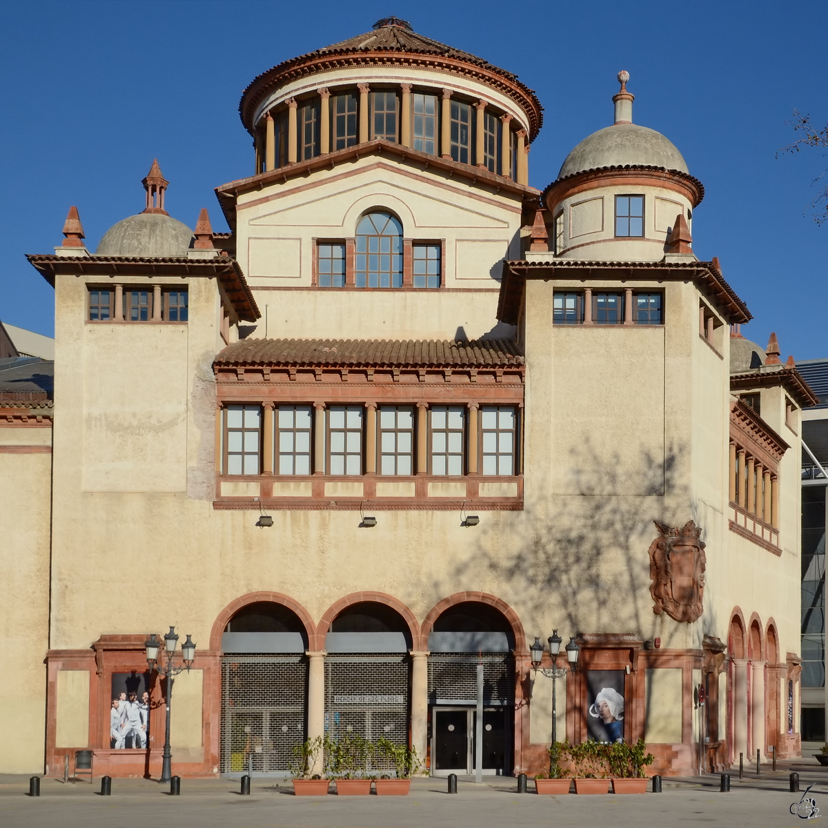  Mercat de les Flors  ist ein noucentistisches Theater aus dem Jahr 1929. (Barcelona, Februar 2013)