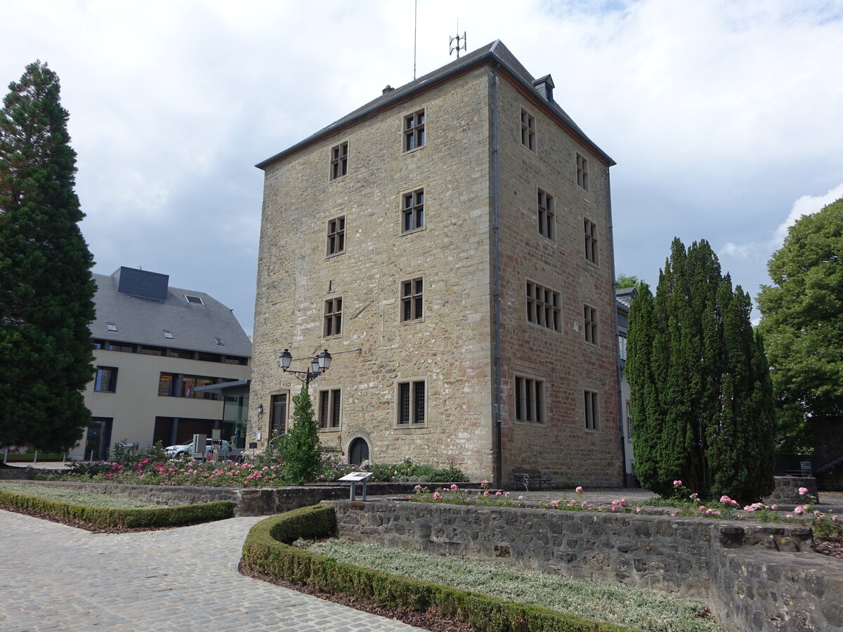 Mersch, Bergfried von Schloss Mersch, heute Rathaus (20.06.2022)