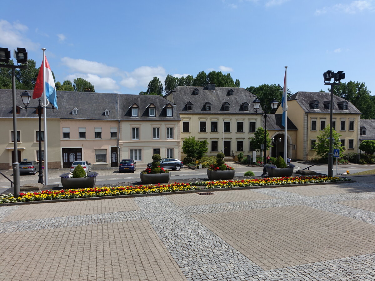 Mersch, historische Häuser am Place de Eglise (20.06.2022)