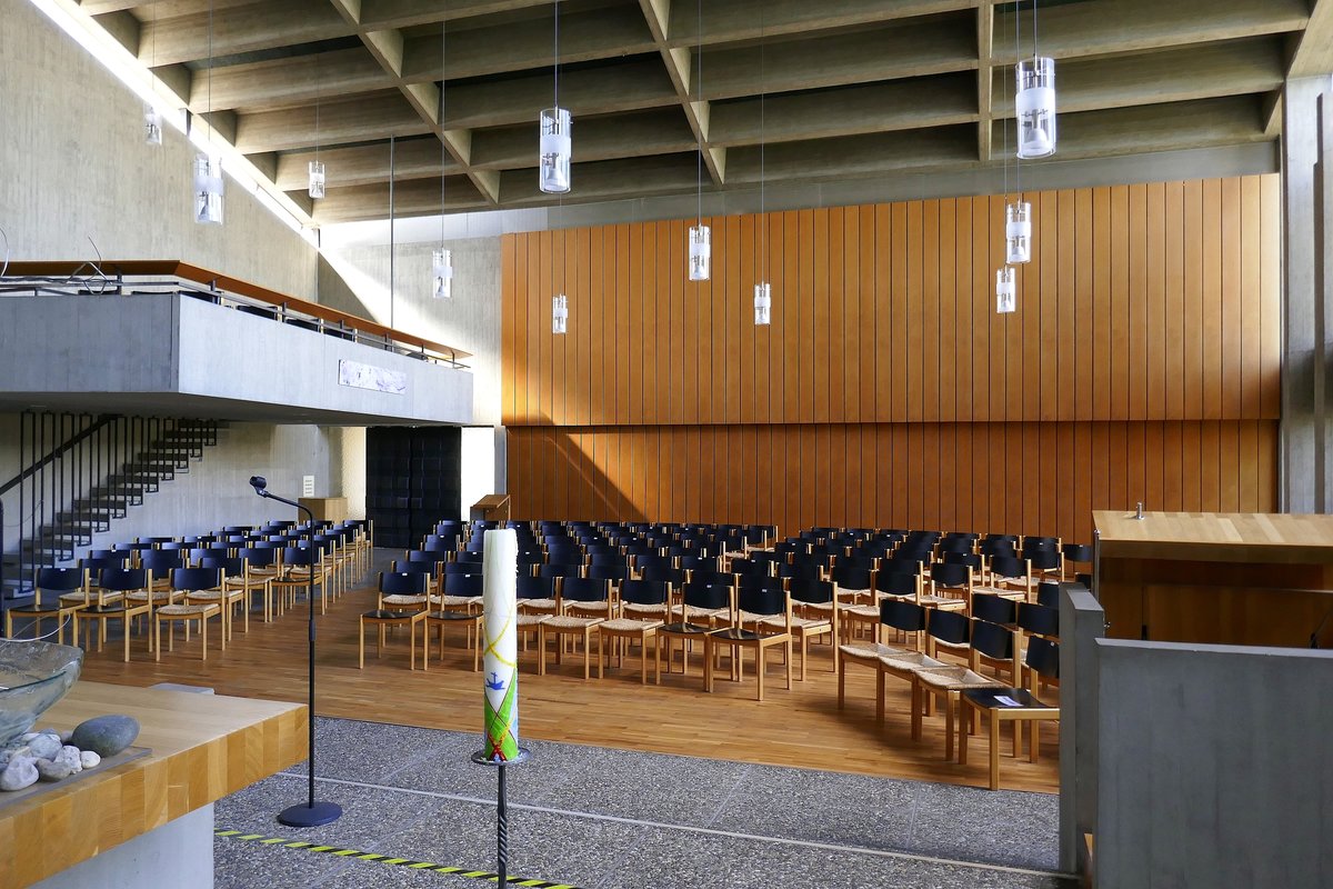 Merzhausen, Blick vom Altar in den Kirchenraum der Johanneskirche, Aug.2020