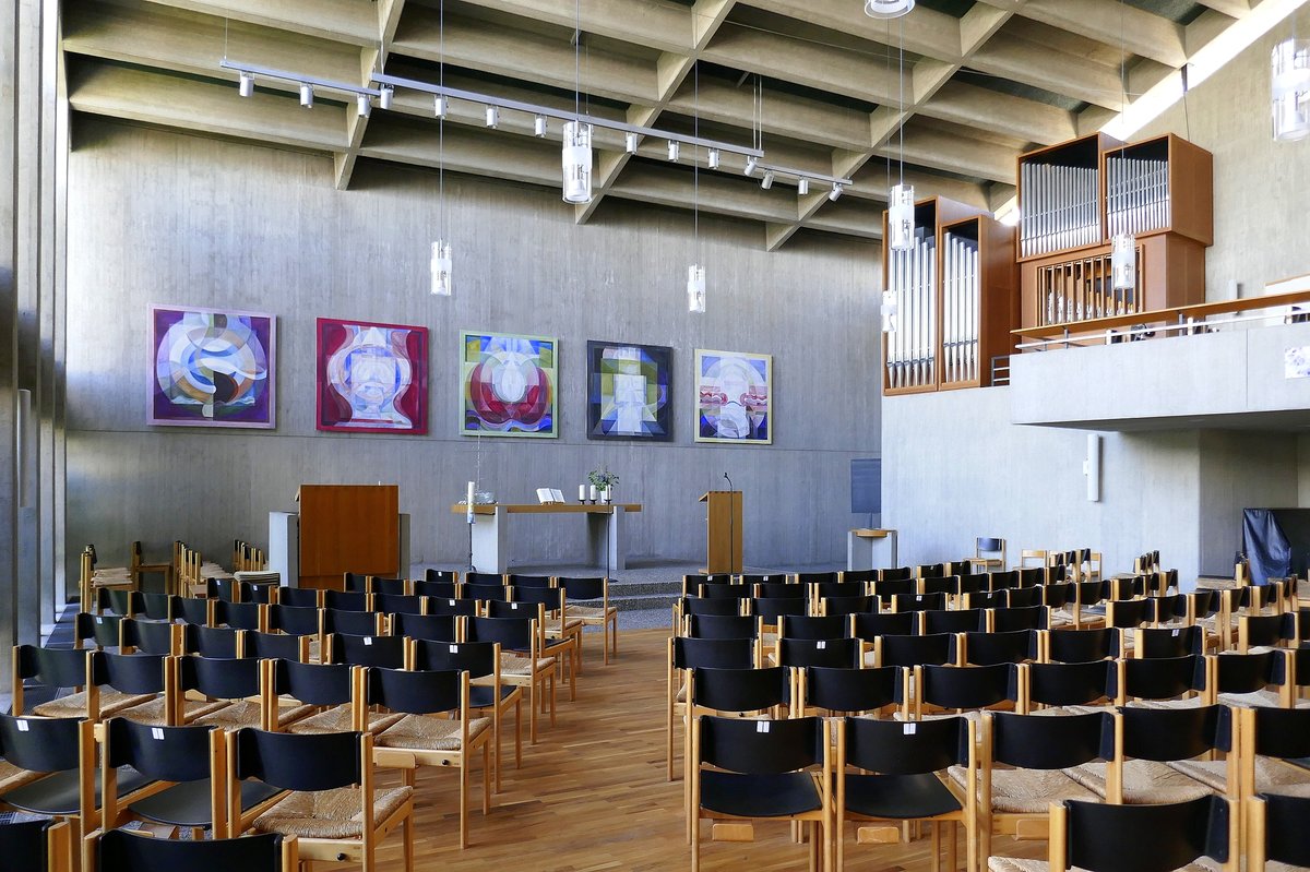 Merzhausen, Blick zum Altar und zur Orgel auf der Seitenempore in der Johanneskirche, Aug.2020