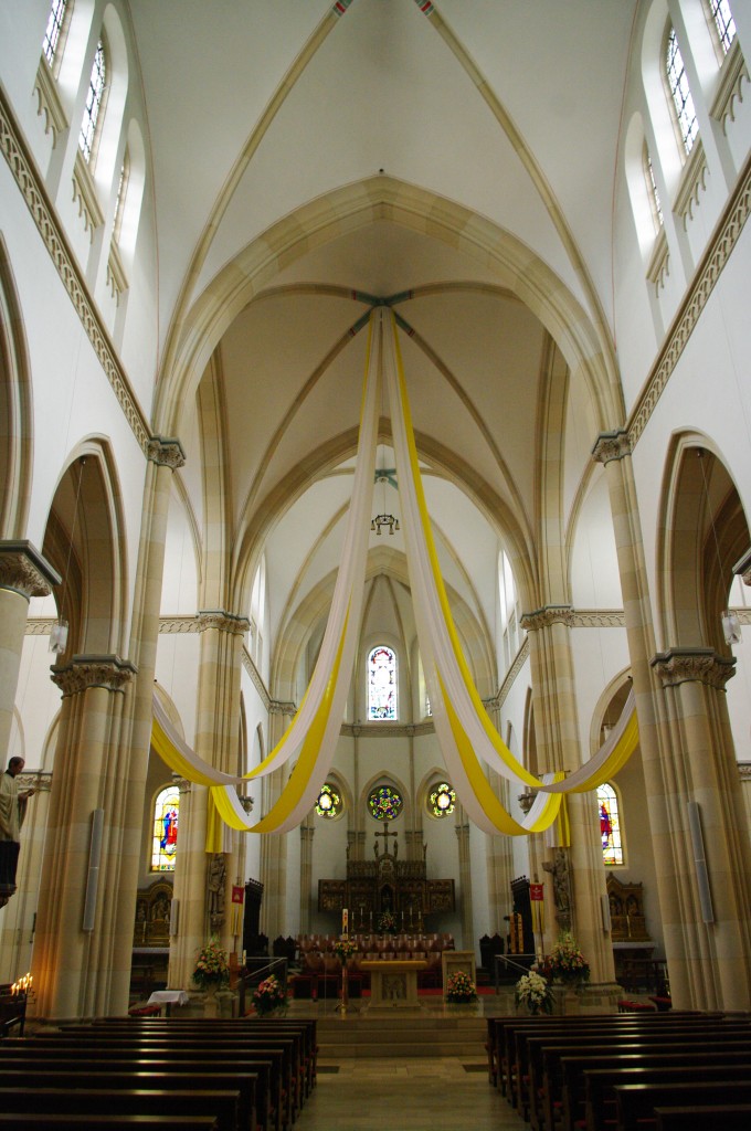 Mettingen, Langschiff der Pfarrkirche St. Agatha (28.05.2011)