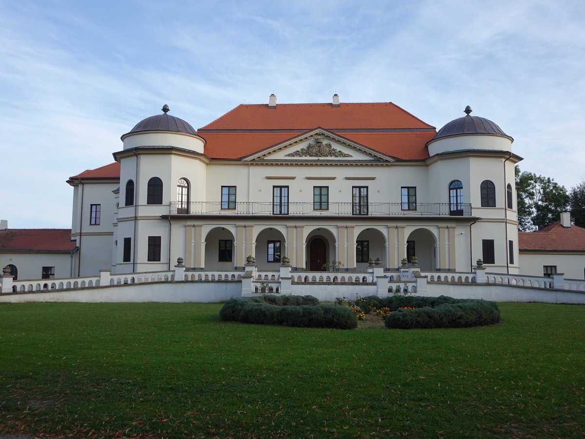 Michalovce / Gromichel, Barockschloss, erbaut im 18. Jahrhundert (31.08.2020)